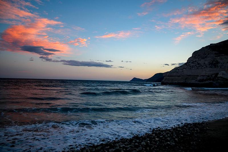 La Palmera. El Amanecer En El Parque Natural Agua Amarga  Extérieur photo